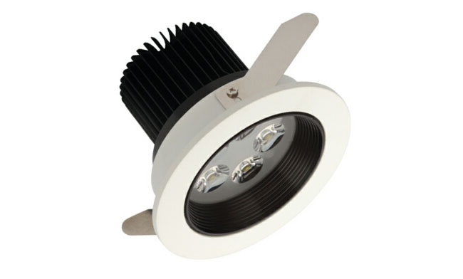 華輝照明LED筒燈驅動為恒流隔離外置驅動，便于安裝維護，與光源板實現完美匹配。